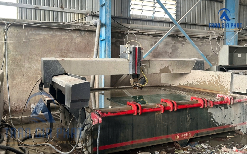Máy CNC cắt đá hoa cương 